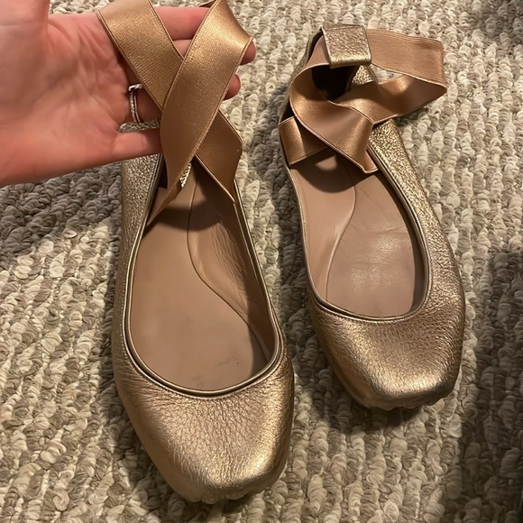 8.5 gold Chloe ballet slippers - Picture 2 of 4